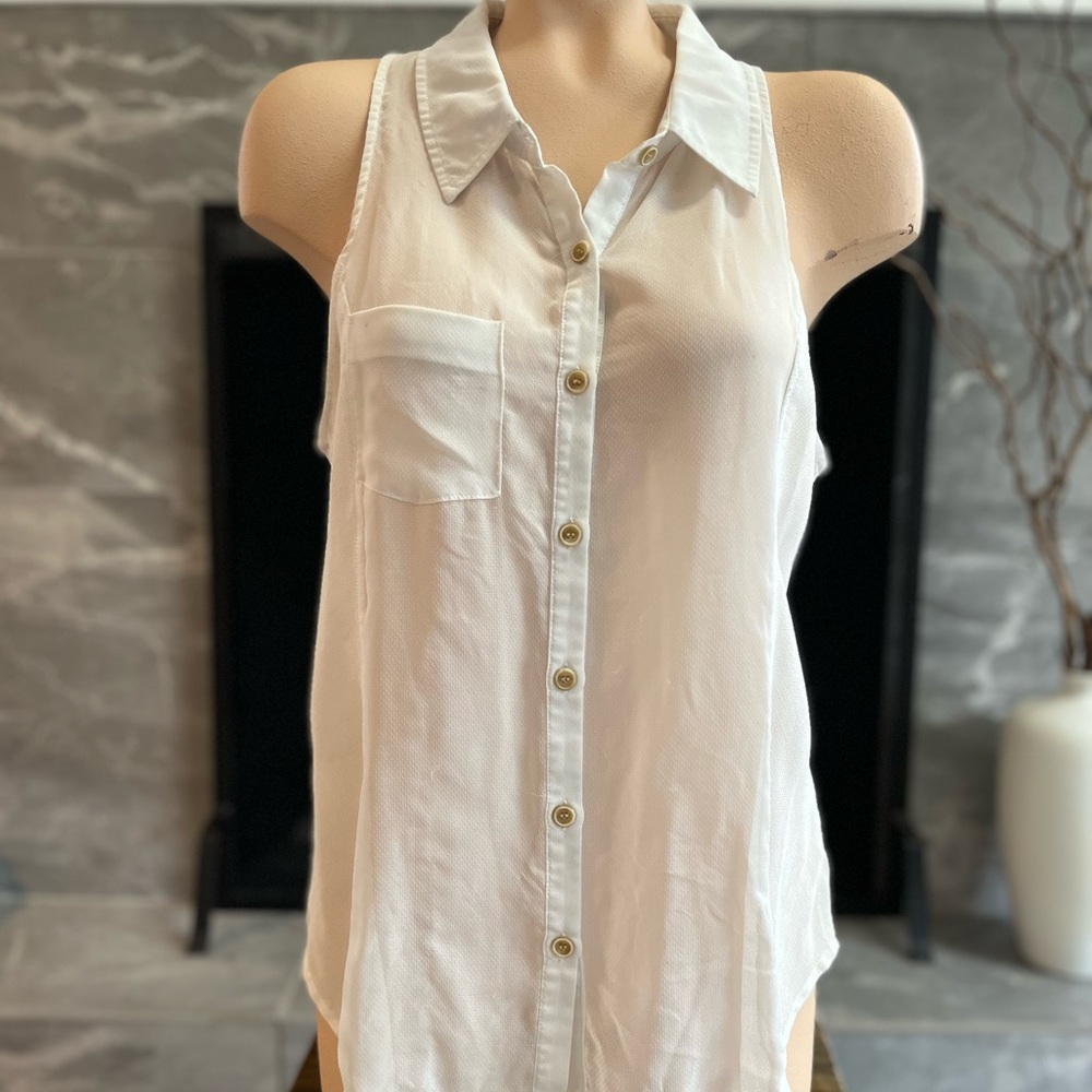 We The Free white button down tank size medium